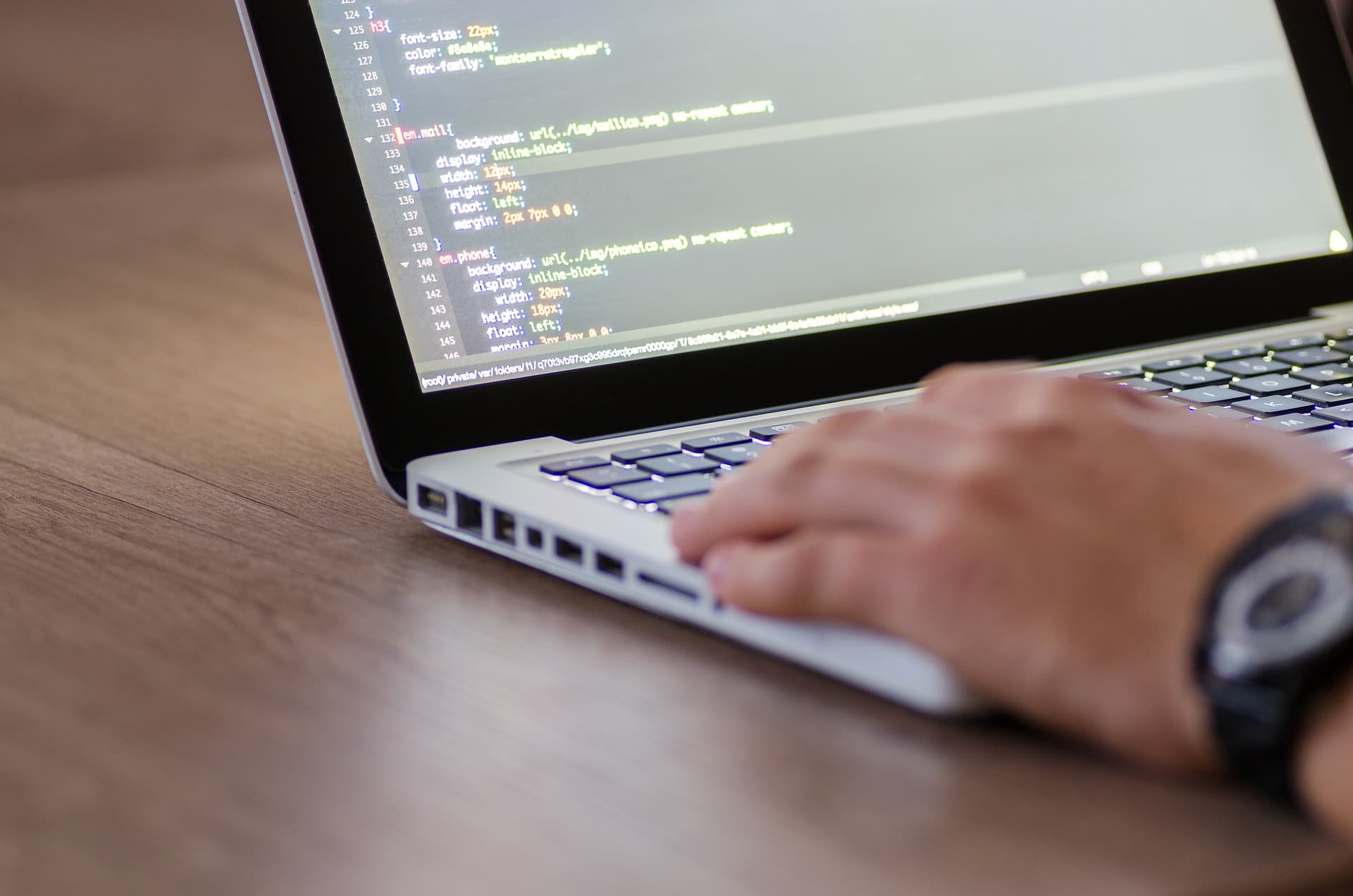Czemu warto uczyć dzieci programowania? Jakie ścieżki kariery otwiera?